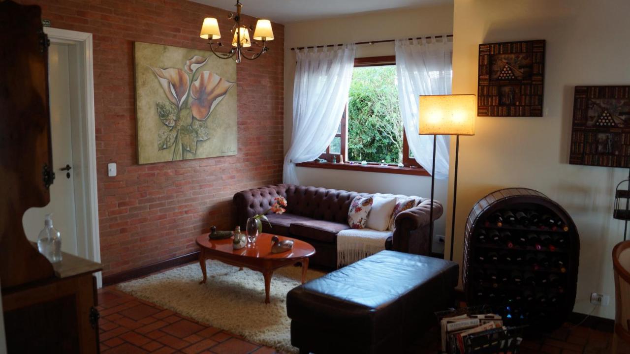 Pousada Chateau Colinas Campos do Jordão エクステリア 写真